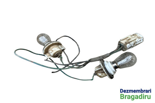 Soclu becuri lampa stop pe bara stanga Mitsubishi Pajero 3 [1999 - 2003] SUV 5-usi 3.2 DI-D AT (165 ...