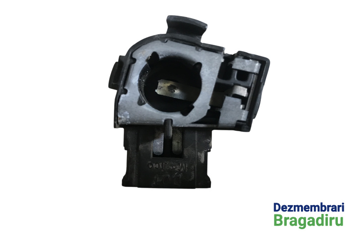 Soclu becuri lampa stop pe haion stanga Cod: 1K5945259 1K5945259 Volkswagen VW Jetta 5 [2005 - 2011] Sedan 4-usi 1.9 TDI MT (105 hp) Cod motor: BKC, Cod cutie: GQQ, Cod culoare: LA7W
