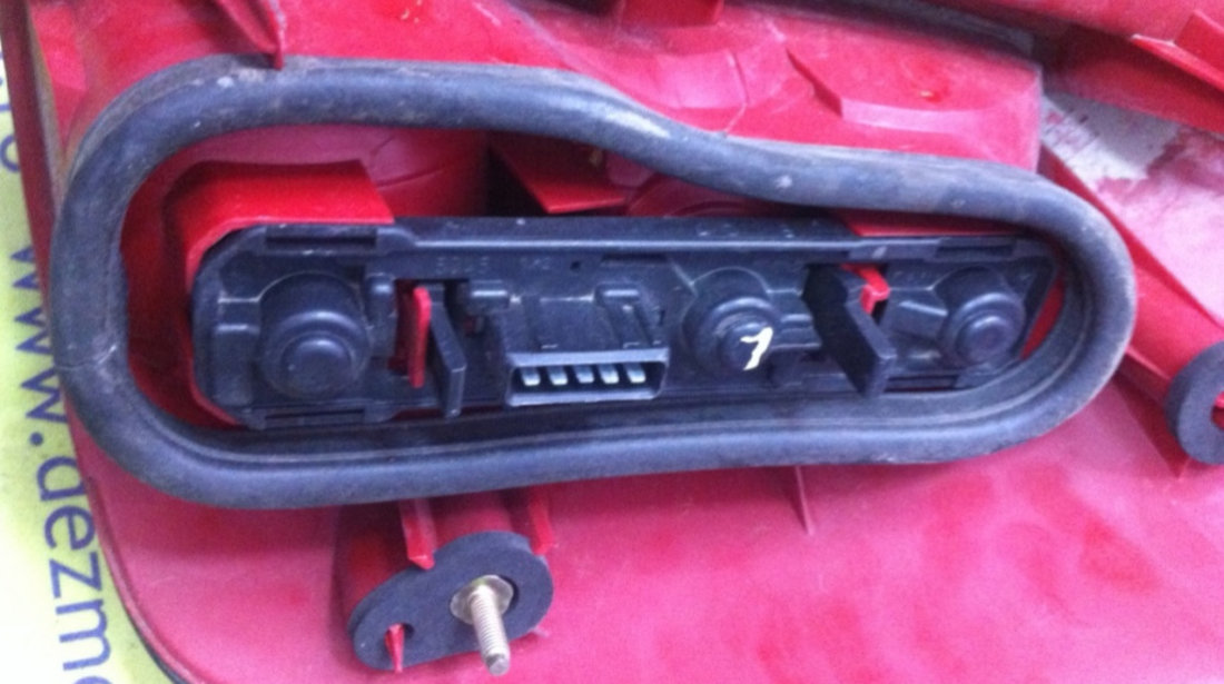 Soclu becuri lampa stop stanga Peugeot 306 [facelift] [1997 - 2002] wagon 2.0 AT (136 hp) (7E N3 N5)