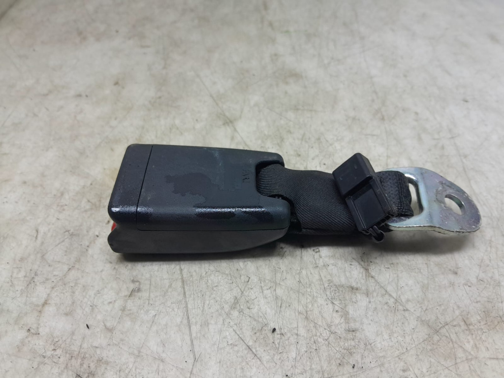 Soclu centura stanga spate Toyota Aygo 2 [2014 - 2020] 1.0 benzina 1KRFE