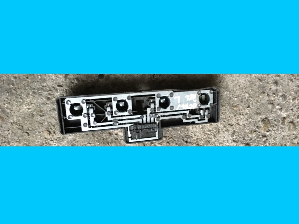 Soclu lampa stop stanga Skoda Octavia [1996 - 2000] Combi wagon 5-usi 1.9 TDI MT (110 hp) (1U5)