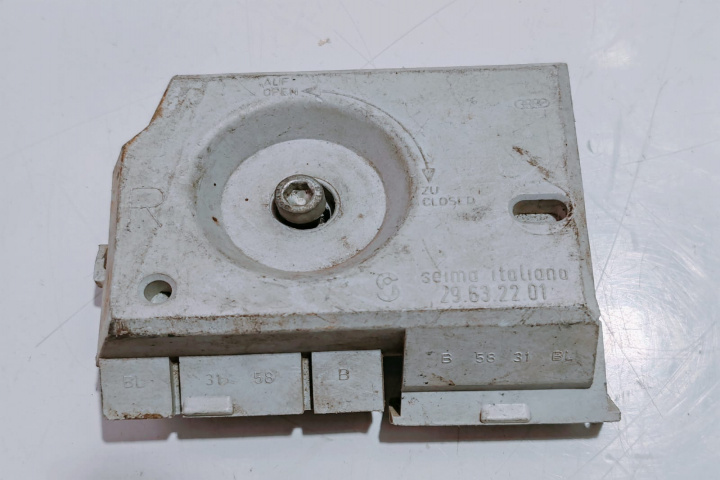 Soclu Stop Dreapta 29632201 Audi 90