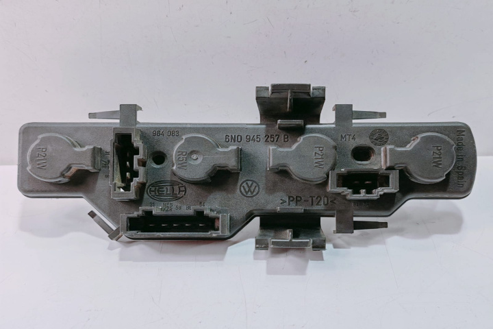 Soclu Stop Dreapta 6N0945257B Volkswagen VW Polo 3 6N [facelift] [2000 - 2002]