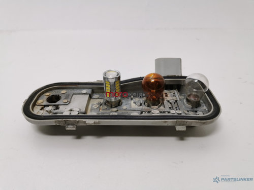 Soclu stop dreapta spate AUDI A4 II Avant (8E5, B6) [ 2000 - 2005 ] 1.6 (ALZ) 75KW|102HP VAG OEM 8E9...