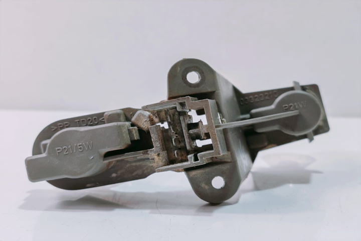 Soclu stop stanga 03323210 Alfa Romeo 147 [2000 - 2004]