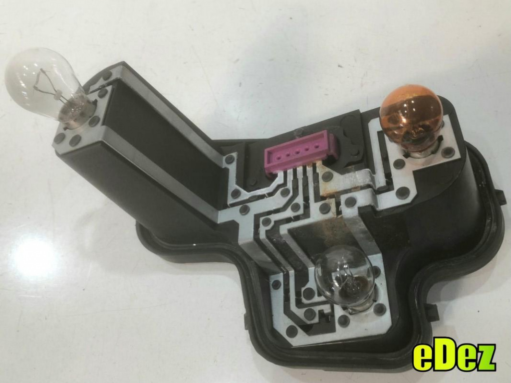 Soclu stop stanga aripa Renault Megane 3 (2008-2012) 89076123