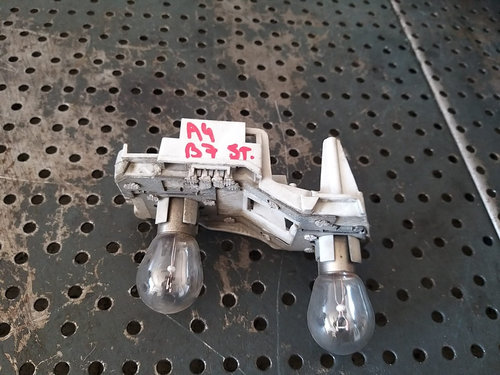 Soclu stop stanga audi a4 b7 8e