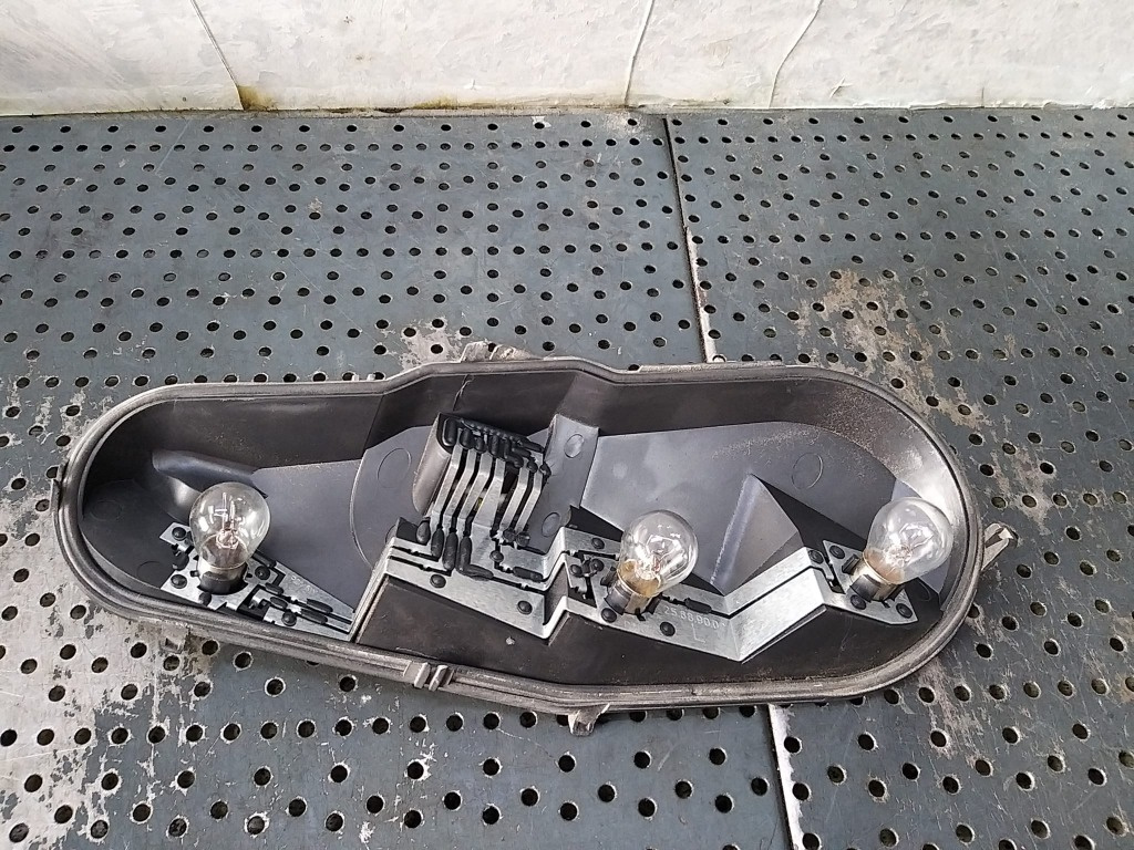 Soclu stop stanga citroen c1 pm pn 25689002