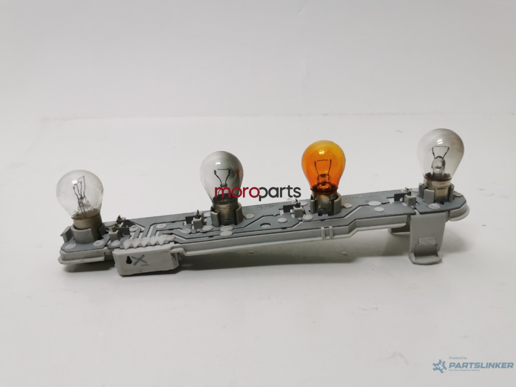 Soclu stop stanga sau dreapta SKODA FABIA (6Y2) [ 1999 - 2008 ] 1.2 (AZQ, BME) 47KW|64HP VAG OEM 6Y6945257
