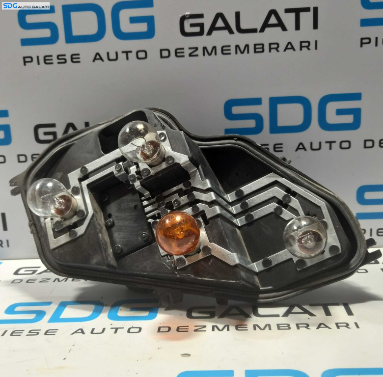 Soclu Suport Bec Becuri pentru Stop Lampa Tripla Dreapta Dacia Sandero 2 2012 - 2018 [2129]