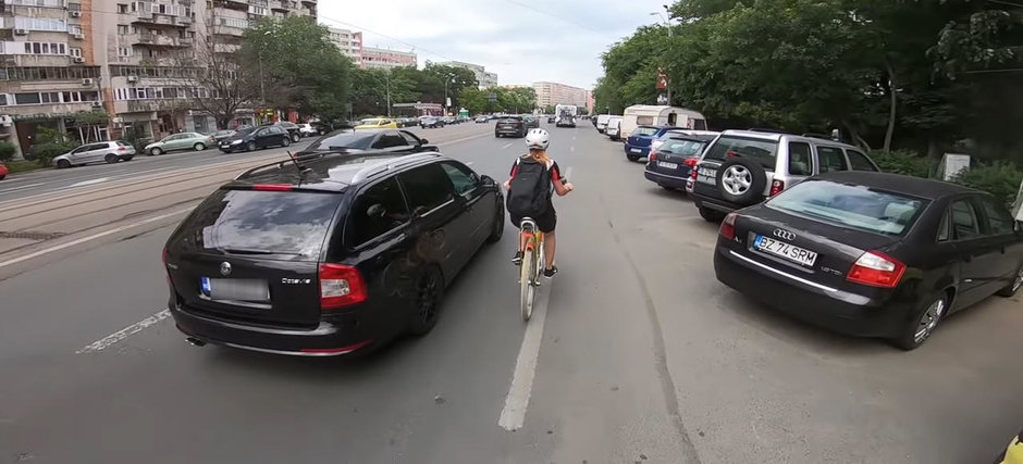 Sofer vs. biciclist in Bucuresti: cine are dreptate?