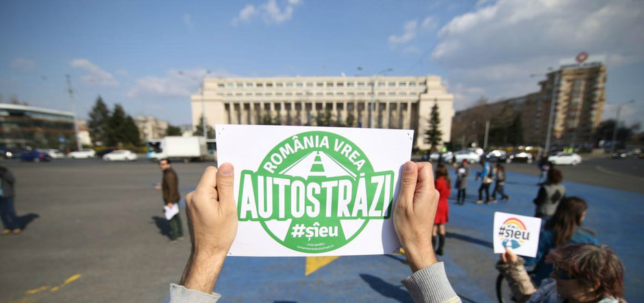 Soferii romani nu au nevoie de autostrazi. Pentru ca habar nu au sa circule pe ele Soferii romani nu au nevoie de autostrazi. Pentru ca habar nu au sa circule pe ele