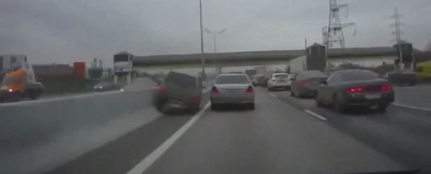 Solutia unui sofer rus pentru a scapa de aglomeratia din trafic