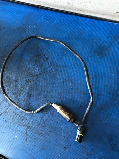 Sonda lambda inainte de catalizator 2.2 benzina bmw seria 3 e46 0258005177