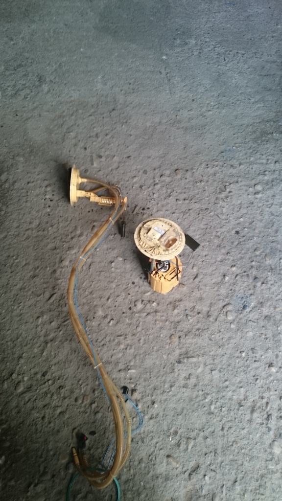 Sonda nivel combustibil+pompa Mercedes ML w164 A2514700190