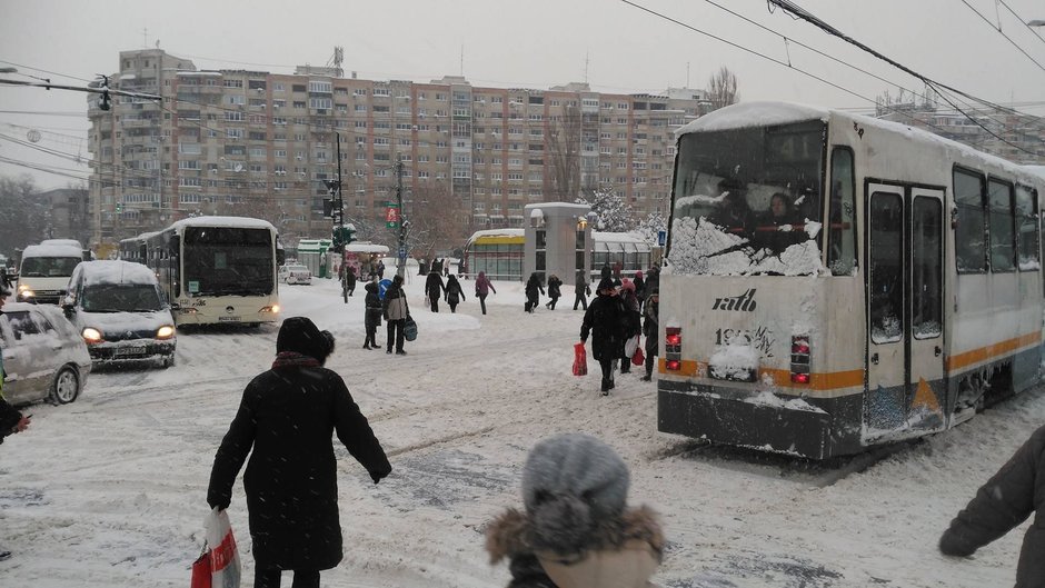 Sondaj: cel mai bun mijloc de deplasare in Bucuresti, atunci cand ninge Sondaj: cel mai bun mijloc de deplasare in Bucuresti, atunci cand ninge