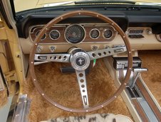 Sonny si Cher - Cuplul Mustang