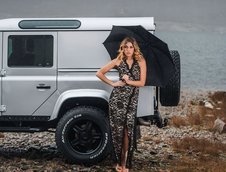 Sophie si Land Rover Defender