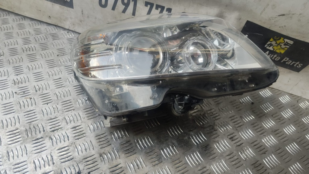 Spalator far dreapta Mercedes C-Klass W204 1.8 cod motor M271950,an 2008