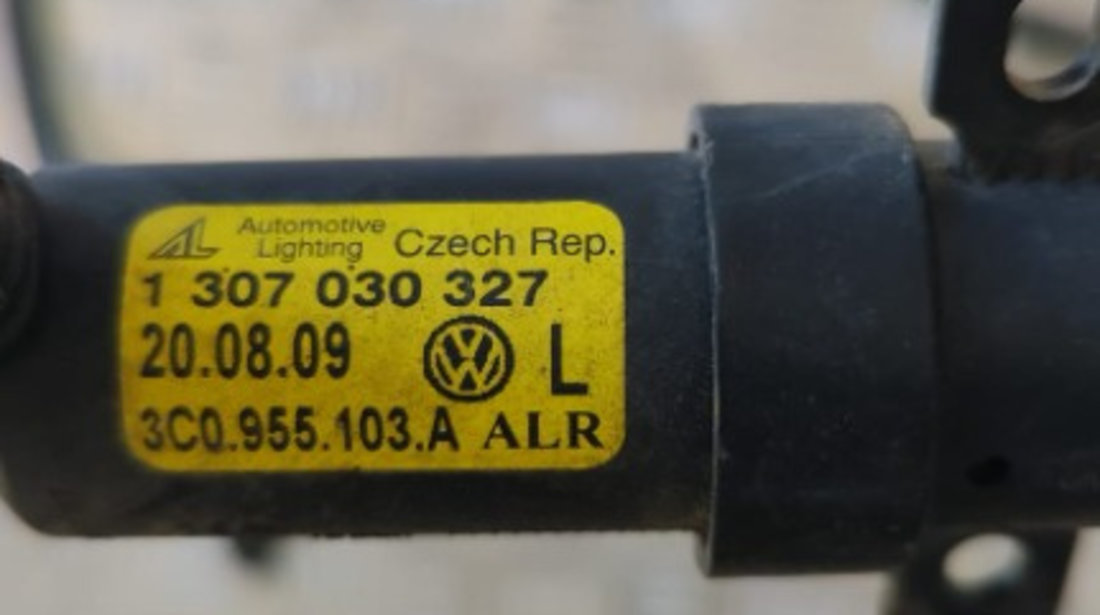 Spalator faruri Vw Passat B6 1.4 TSI 150 Cp / 110 KWcod motor CDG / CAV, an 2009 cod 3C0955103A / 3C0955104A