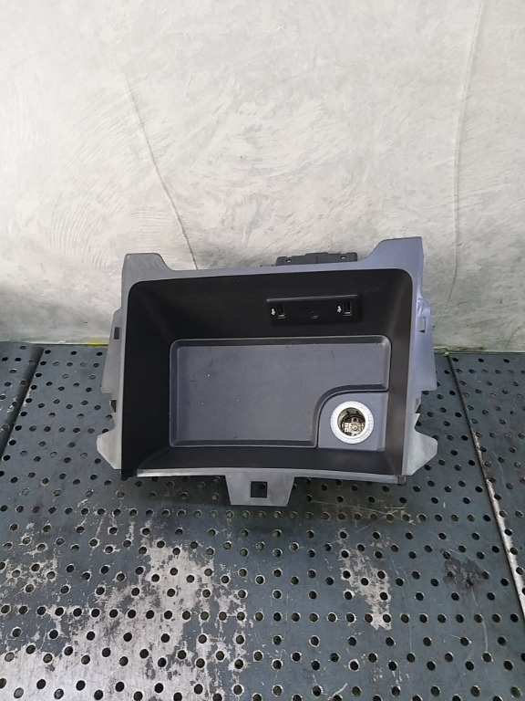 Spatiu depozitare priza usb renault kadjar 969255540r 280239665r