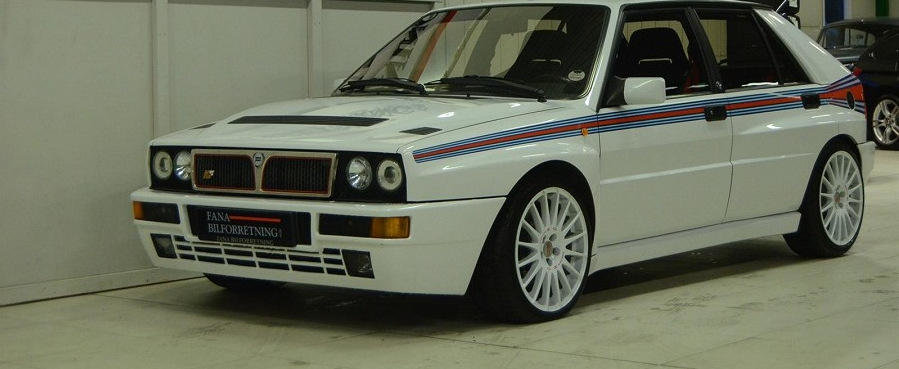 Special pentru pasionati: Se vinde o Lancia Delta HF Integrale EVO Martini 5!