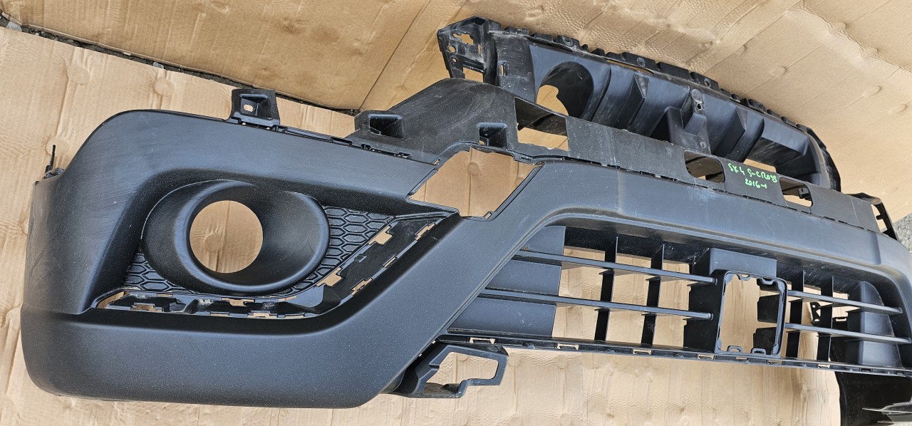 Spoiler / Bara fata Suzuki SX4 S-Cross 2016 2017 2018 2019