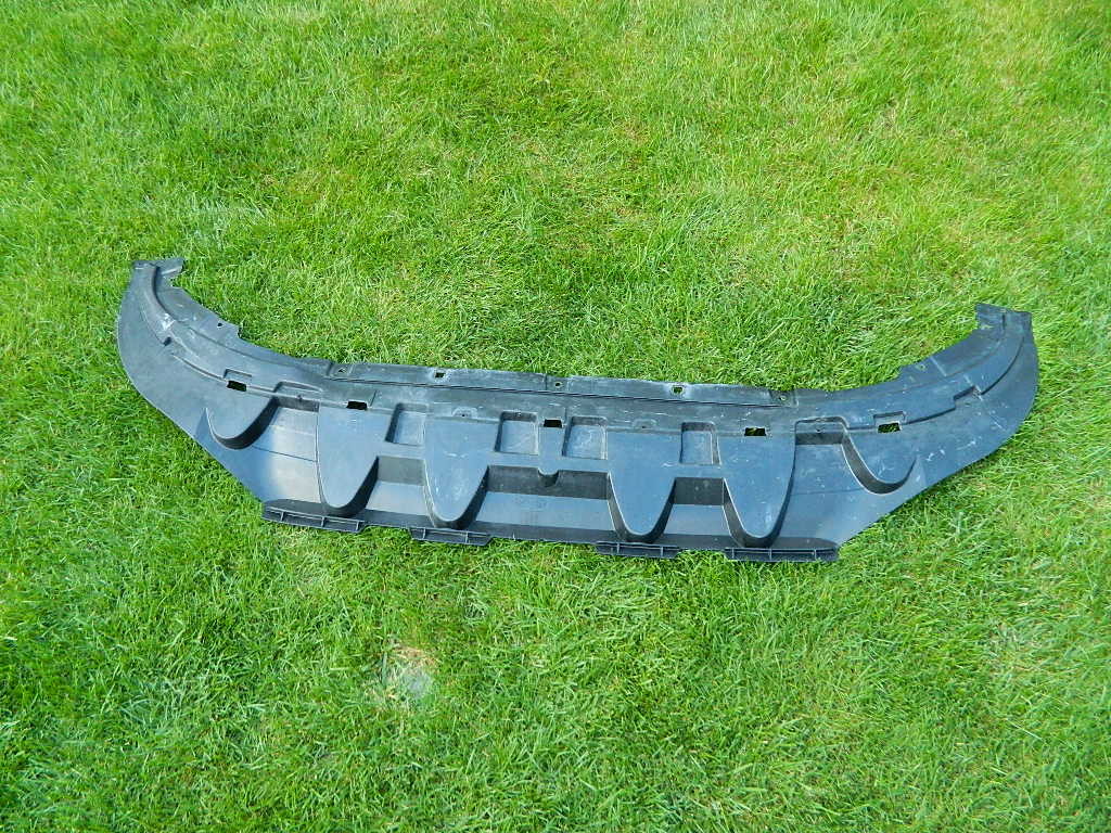 Spoiler deflector inferior bara fata Audi Q7 model 2015-2019 cod 4M0807611A