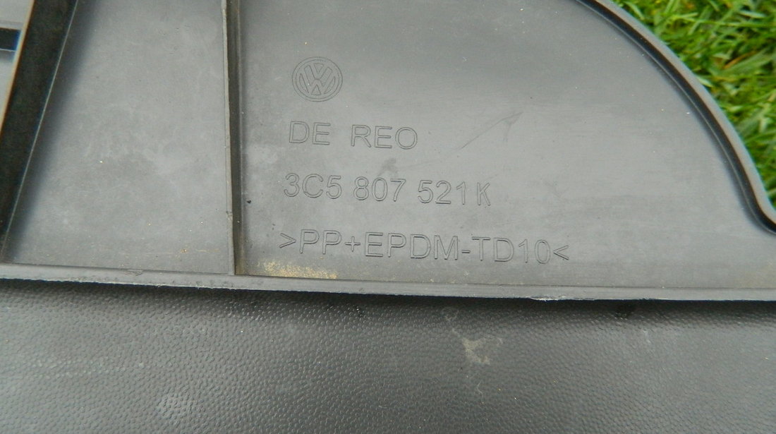Spoiler difuzor bara spate VW Passat Berlina 2005-2011 cod 3C5807521