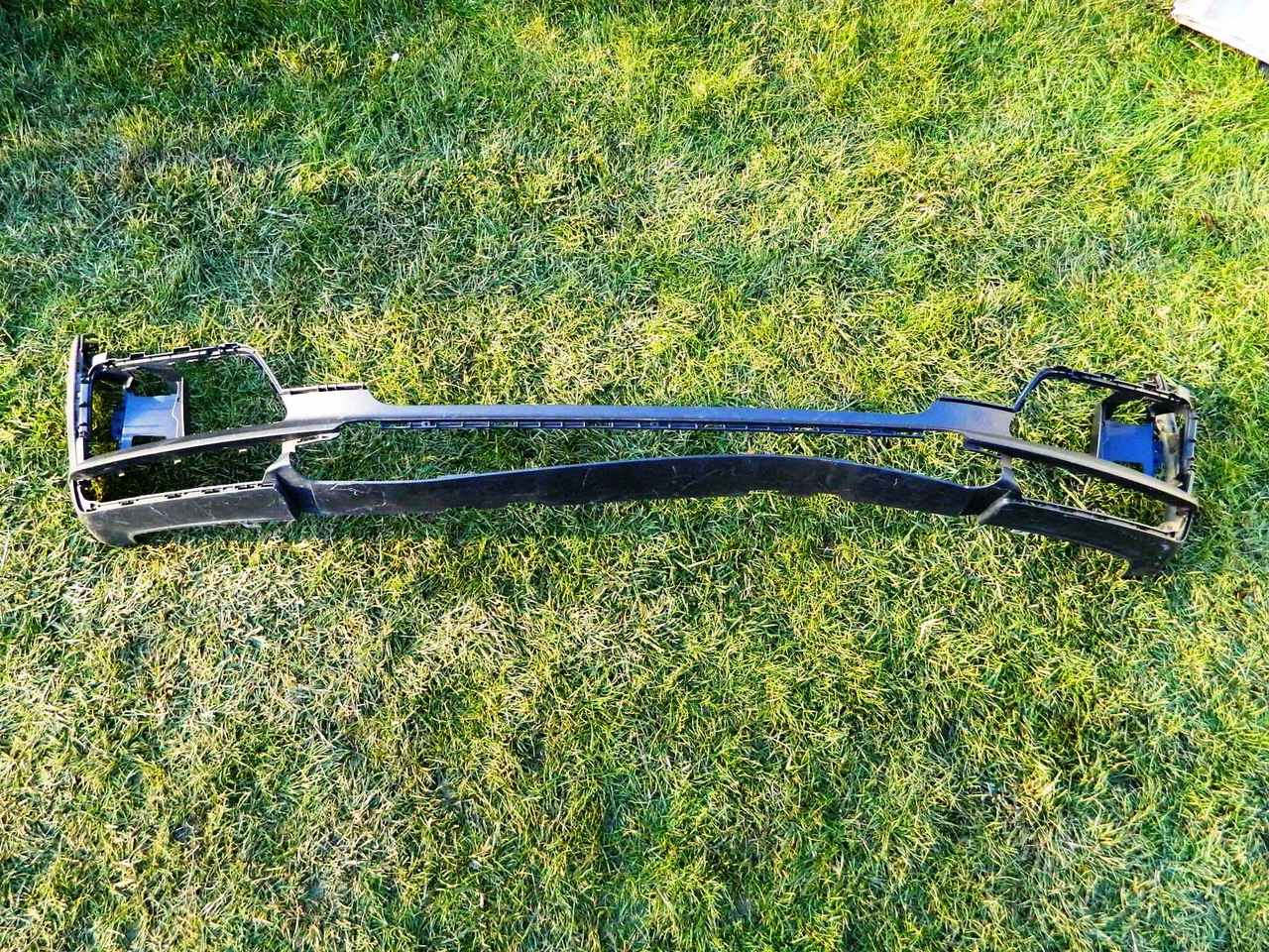 Spoiler inferior bara fata Audi A4B9 Allroad model 2017 cod 8W0807061