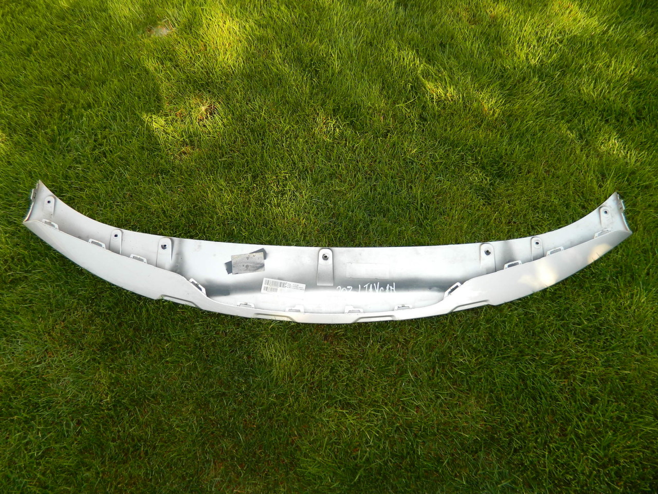 Spoiler inferior bara fata Porsche Taycan 9J1 2020-2023 cod 9J0807819C