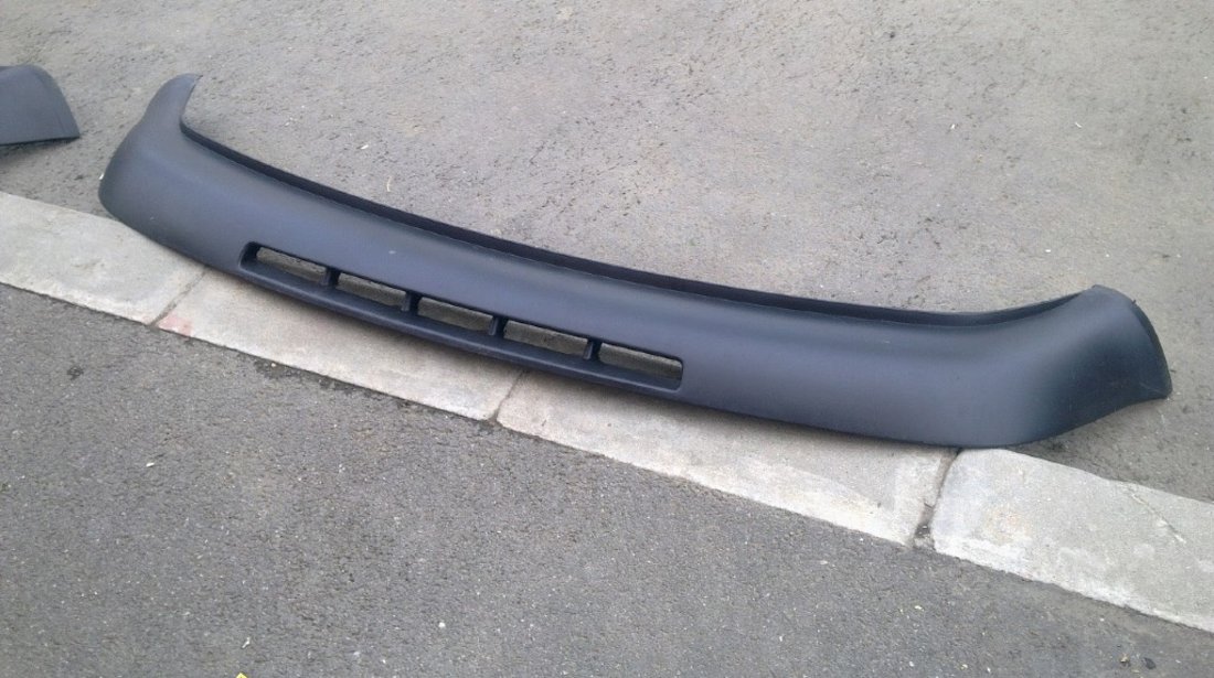 Spoiler inferior bara fata vw golf 4 2002