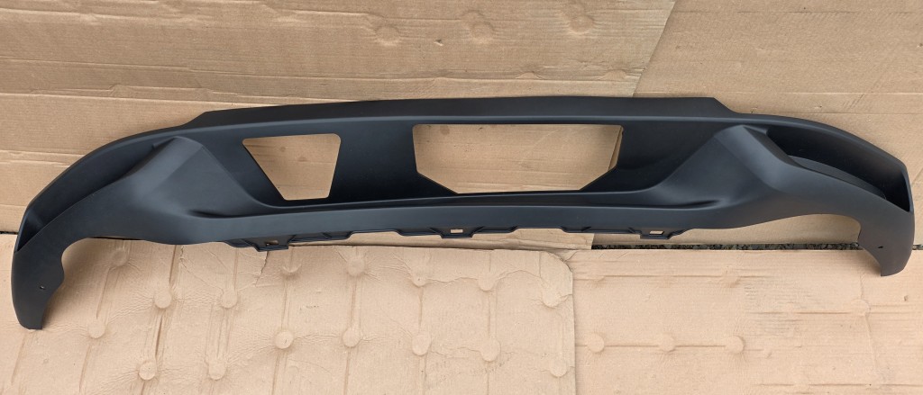 Spoiler inferior bara spate NOU Vw Passat B8 Facelift 2020 2021 2022 2023