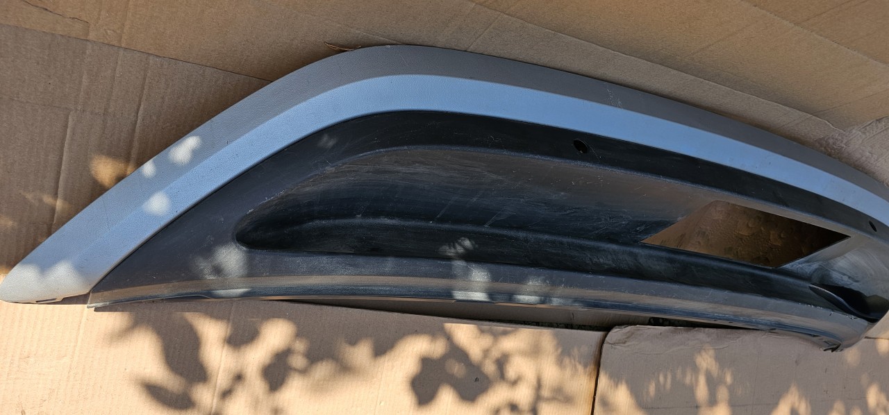 Spoiler inferior / Difuzor bara spate Vw Id.4 electric 2020 2021 2022 2023