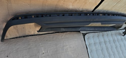 Spoiler inferior / Difuzor bara spate Vw Touareg 3 CR 2018 2019 2020 2021 2022