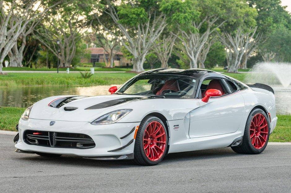 SRT Viper cu motor de 9.0 litri