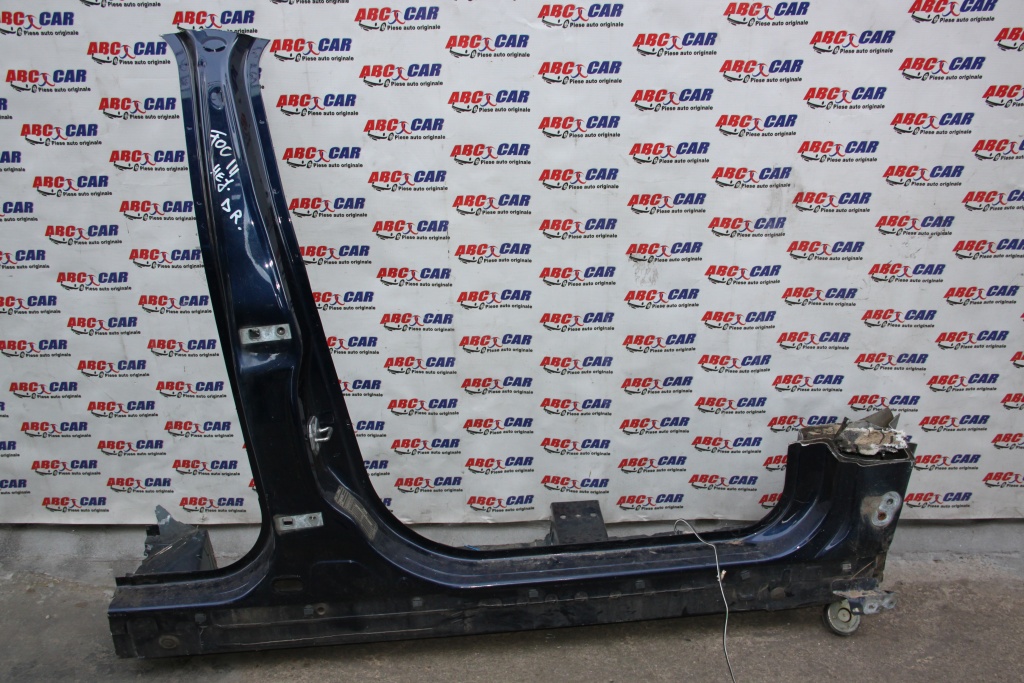 Stalp lateral dreapta Ford Focus 3 Hatchback model 2011