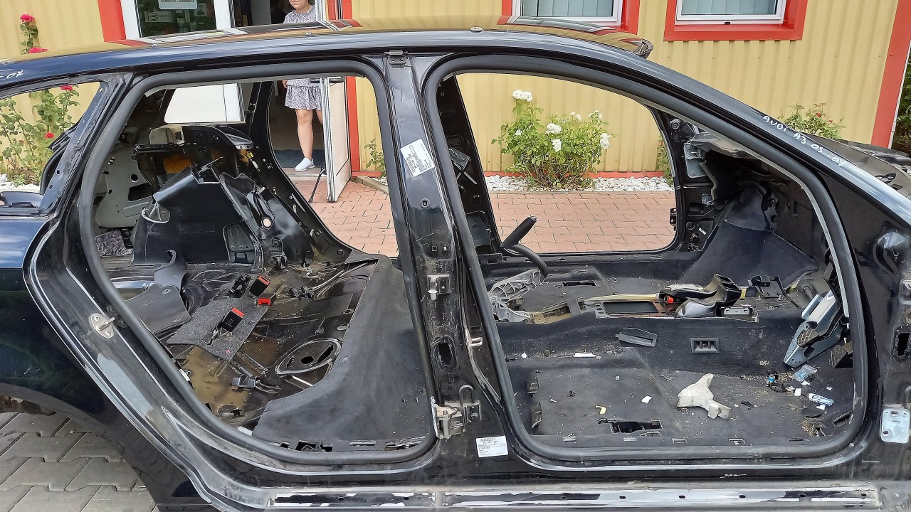 STALP MIJLOC DREAPTA AUDI A3 A3 - - (2004 2007)