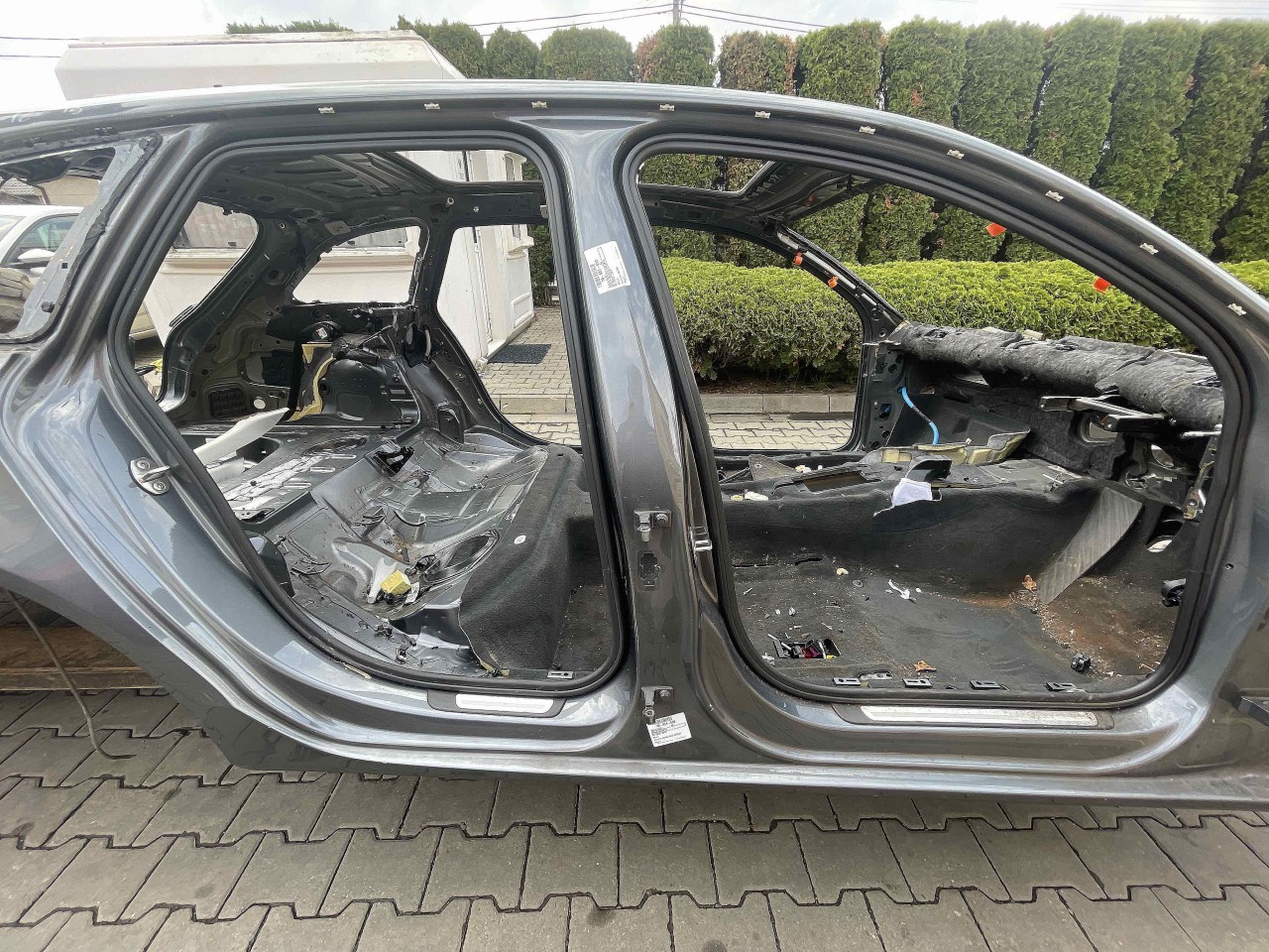 STALP MIJLOC DREAPTA AUDI A4 A4 - - (2012 2015)