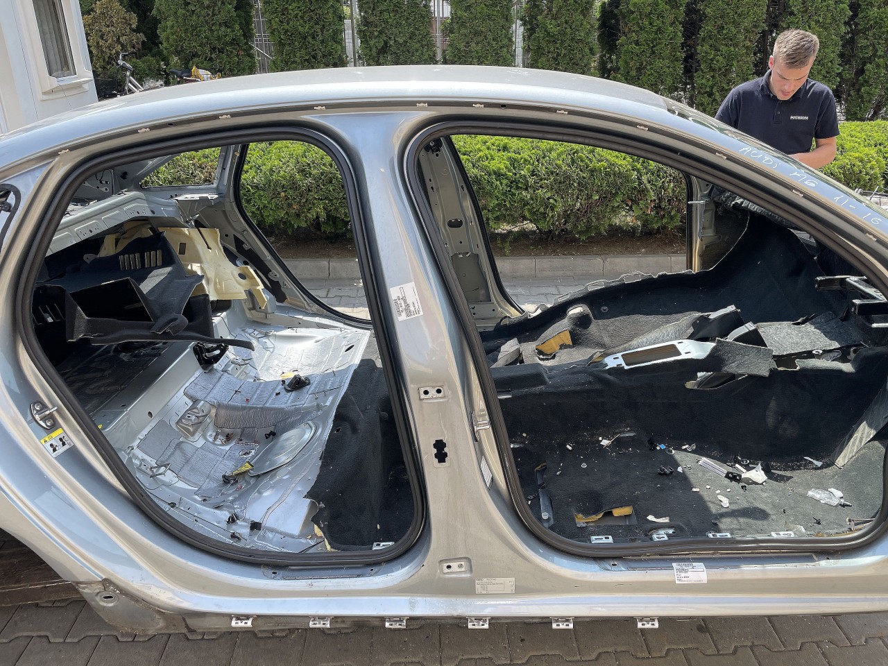 STALP MIJLOC DREAPTA AUDI A6 - - (2011 2015)