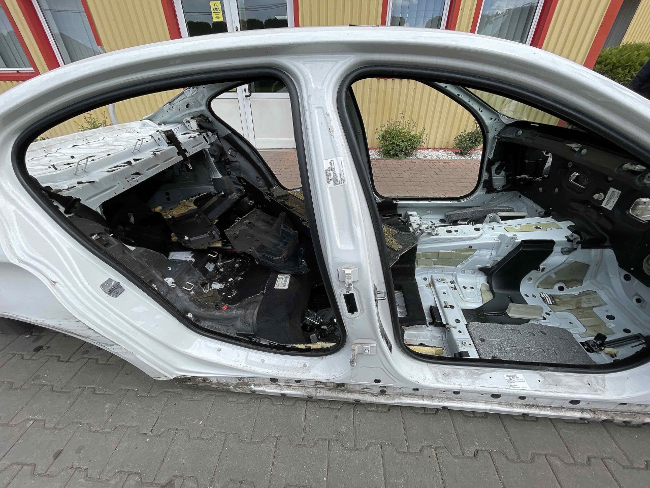 STALP MIJLOC DREAPTA BMW SERIA 5 F 10 SERIA 5 F 10 - - (2014 2017)
