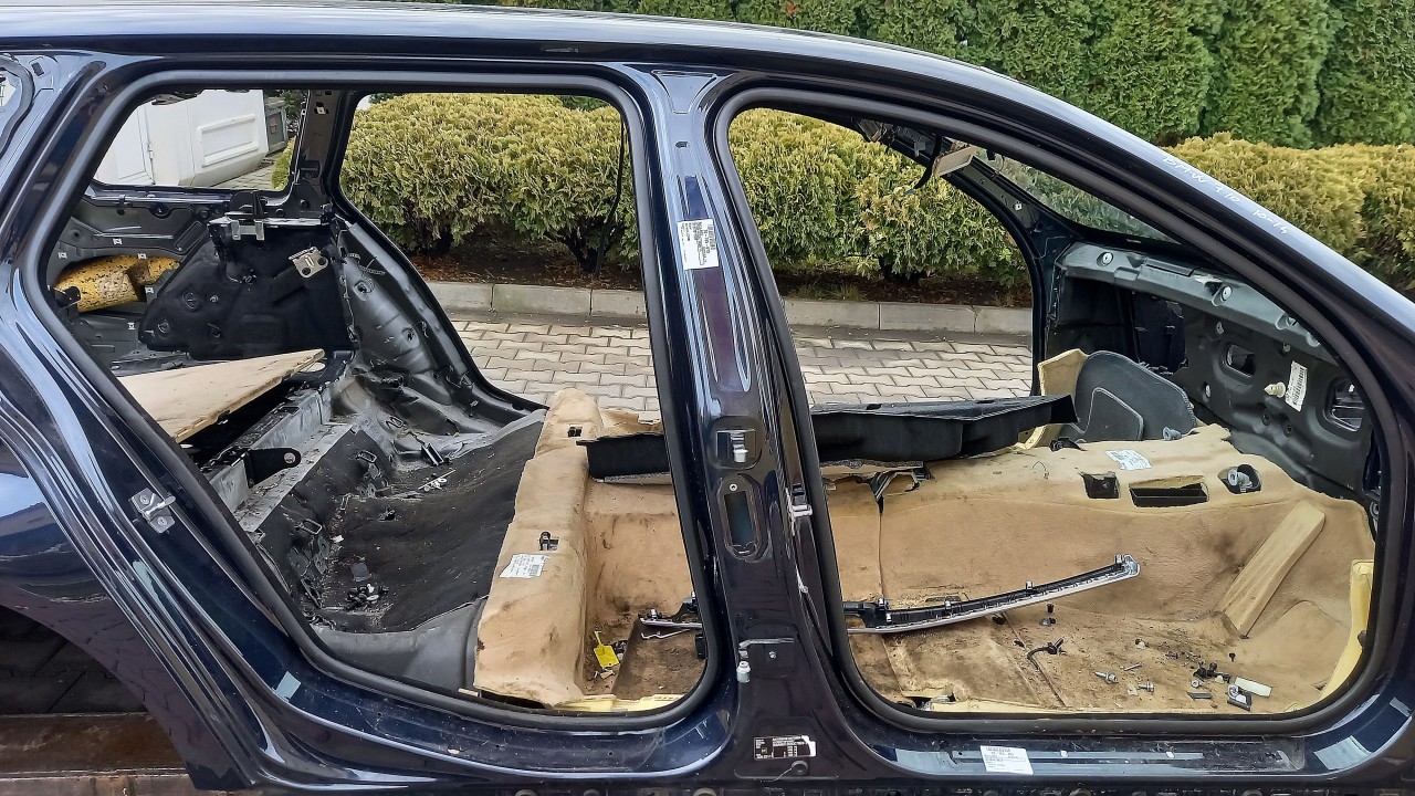 STALP MIJLOC DREAPTA BMW SERIA 5 F 11 - - (2010 2014)