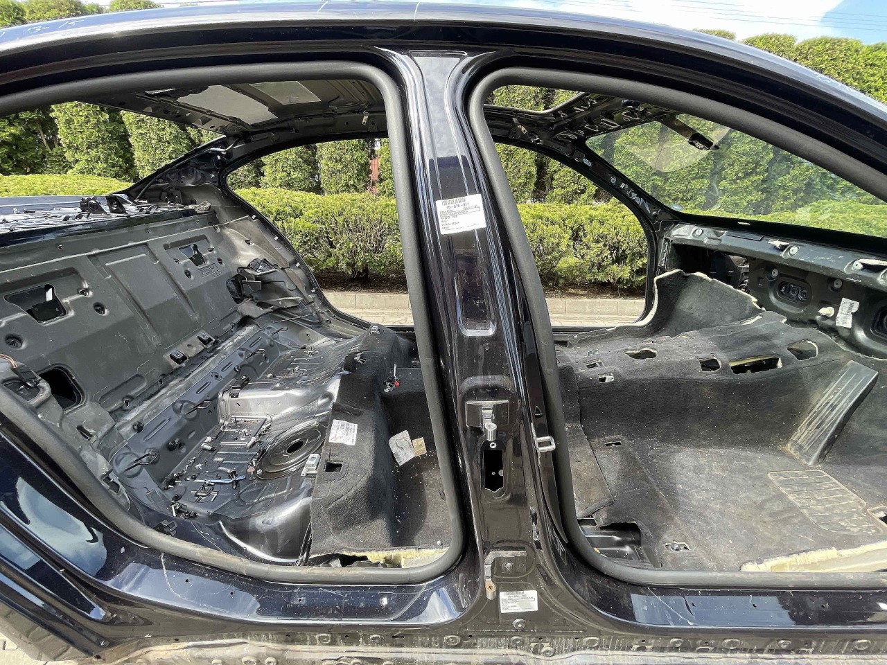 STALP MIJLOC DREAPTA BMW SERIA 7 F 01 - - (2013 2015)