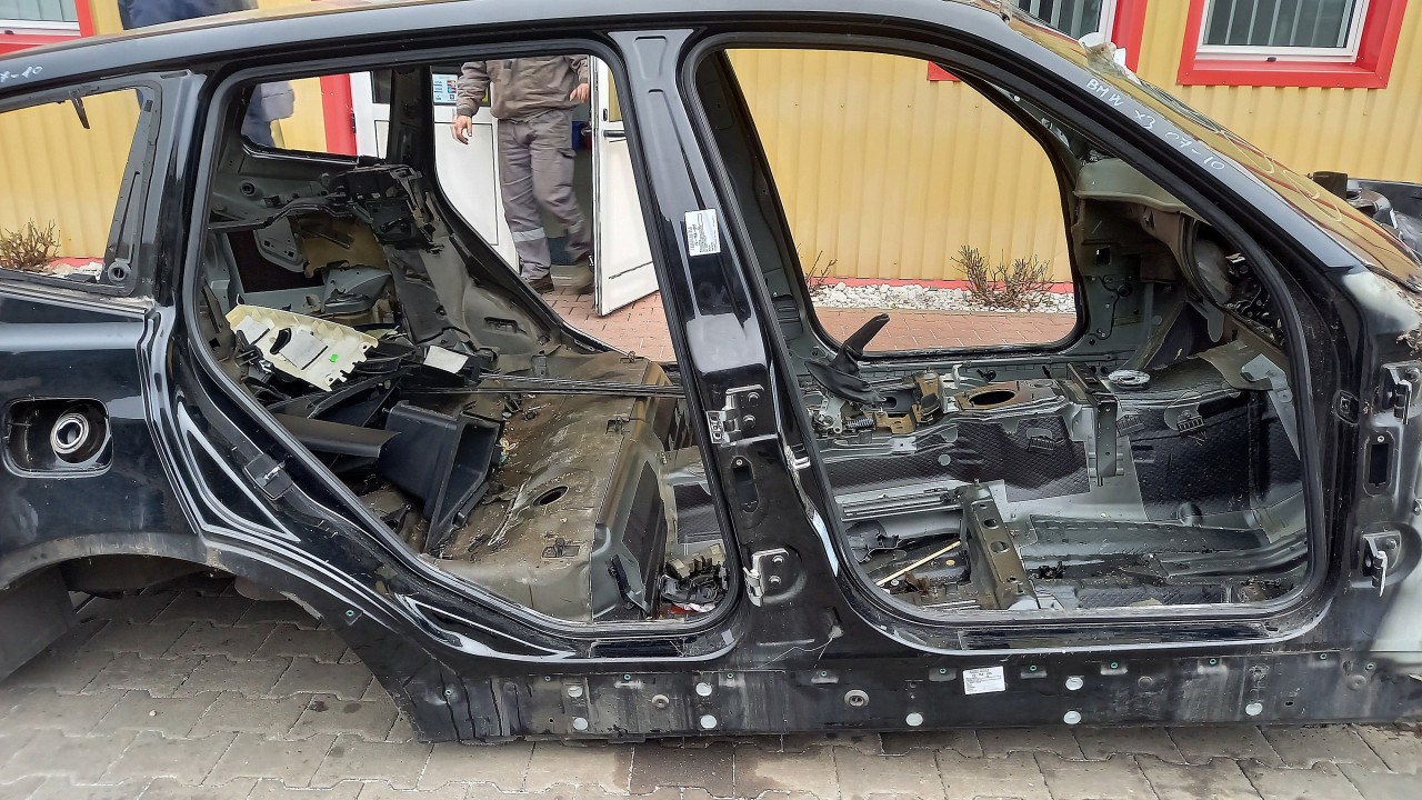 STALP MIJLOC DREAPTA BMW X3 X3 - - (2007 2010)