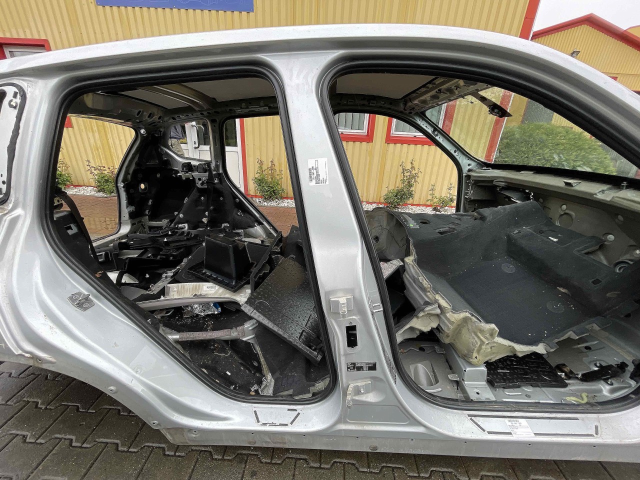 STALP MIJLOC DREAPTA BMW X3 X3 - - (2010 2017)