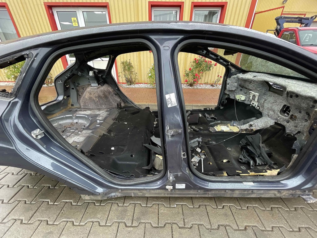 STALP MIJLOC DREAPTA FORD FOCUS - - (2011 2014)