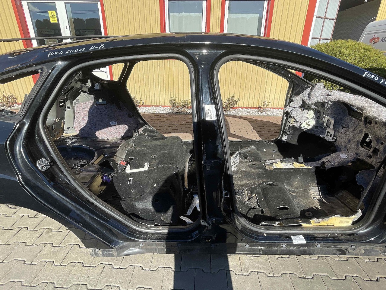 STALP MIJLOC DREAPTA FORD FOCUS - - (2011 2014)