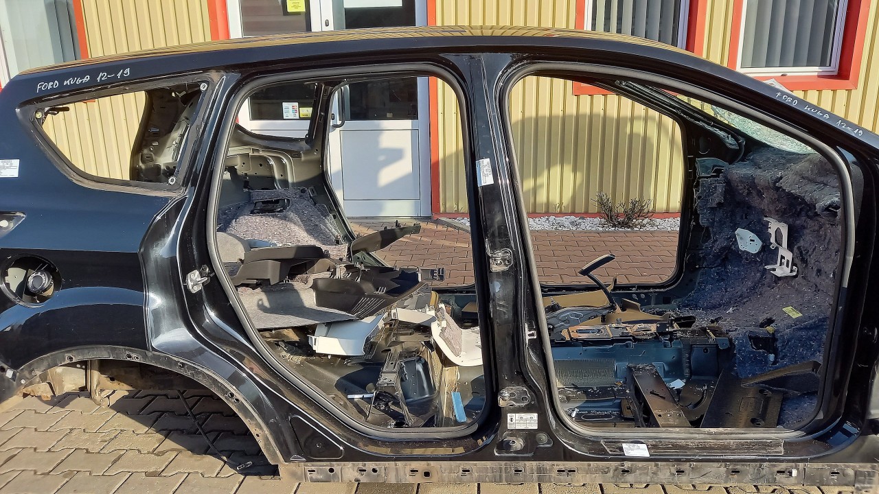 STALP MIJLOC DREAPTA FORD KUGA - - (2012 2019)