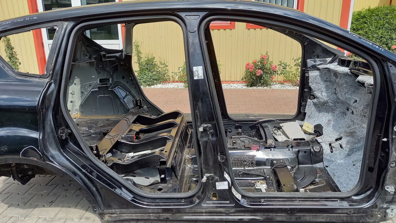 STALP MIJLOC DREAPTA FORD KUGA KUGA - - (2008 2012)