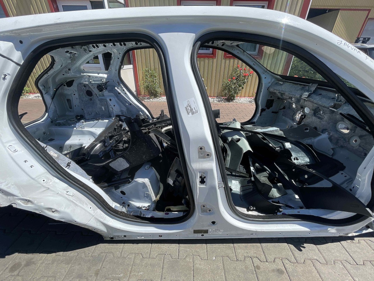 STALP MIJLOC DREAPTA JAGUAR F-PACE - - (2015 2020)
